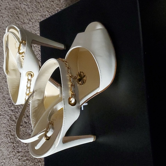 Authentic Chanel Lambskin Sandals - Picture 4 of 9